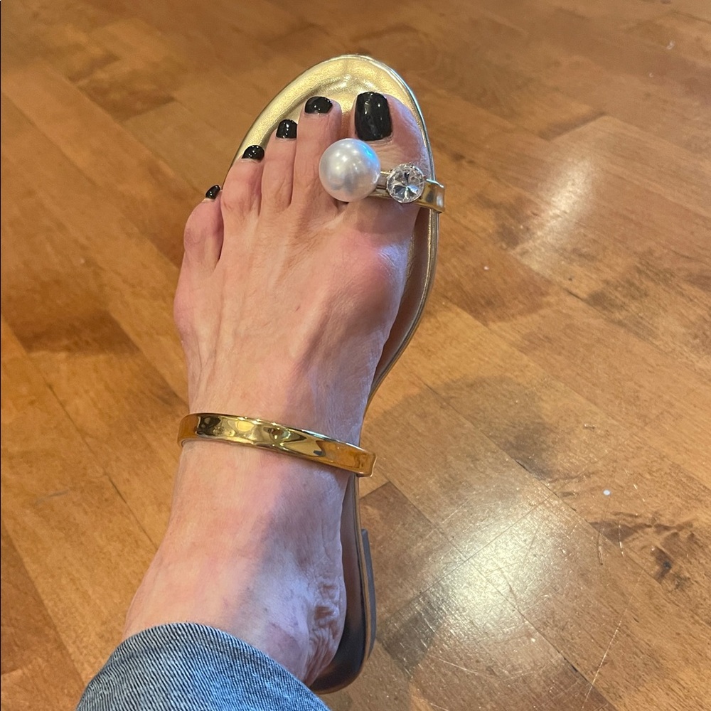 BAMBOO Gold Sandals with Pearl and Crystal Details